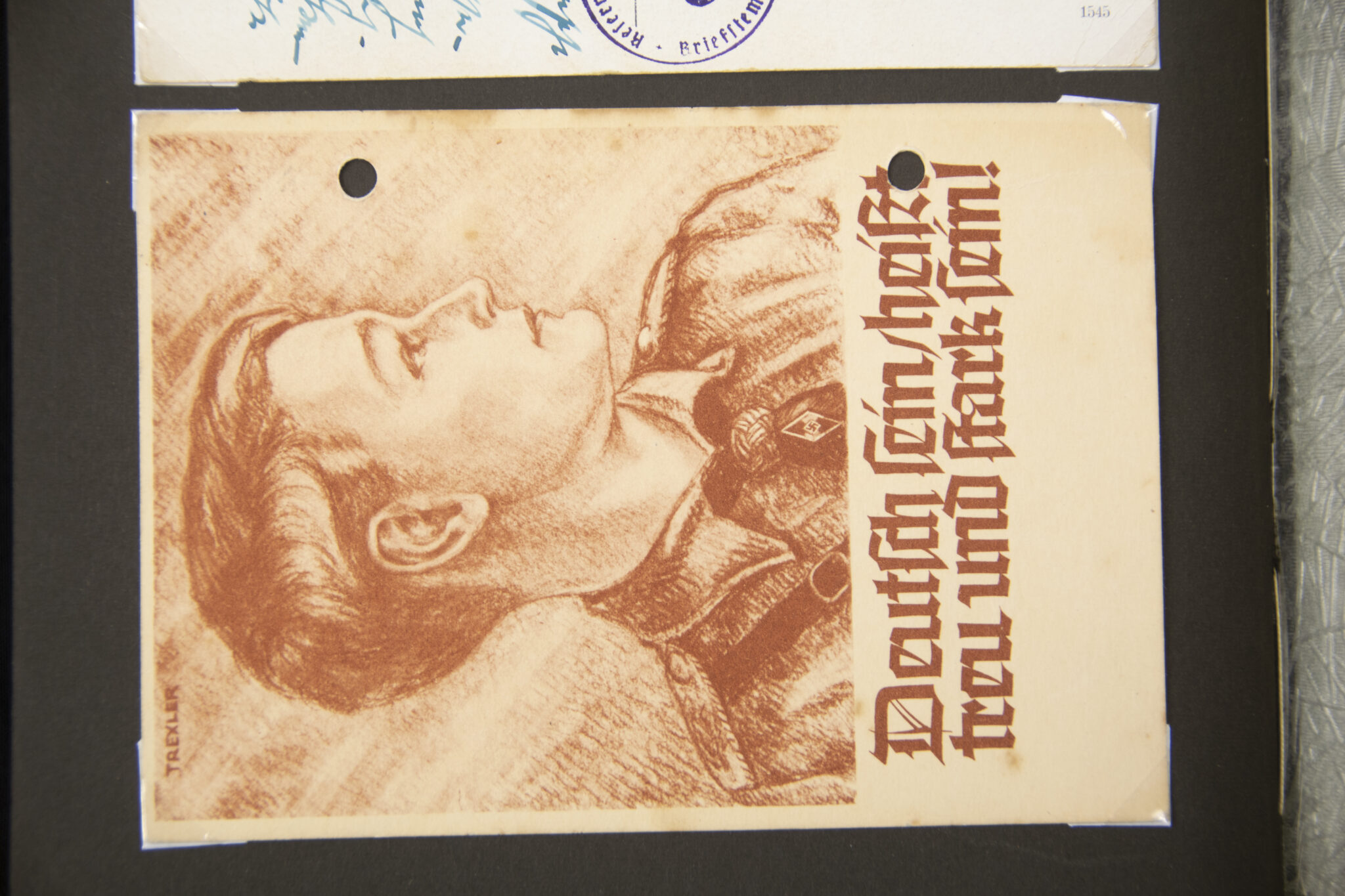 Deutsche Rote Kreuz (DRK) photoalbum with a collection of german postcards + photos + WHW tags, etc - Image 54