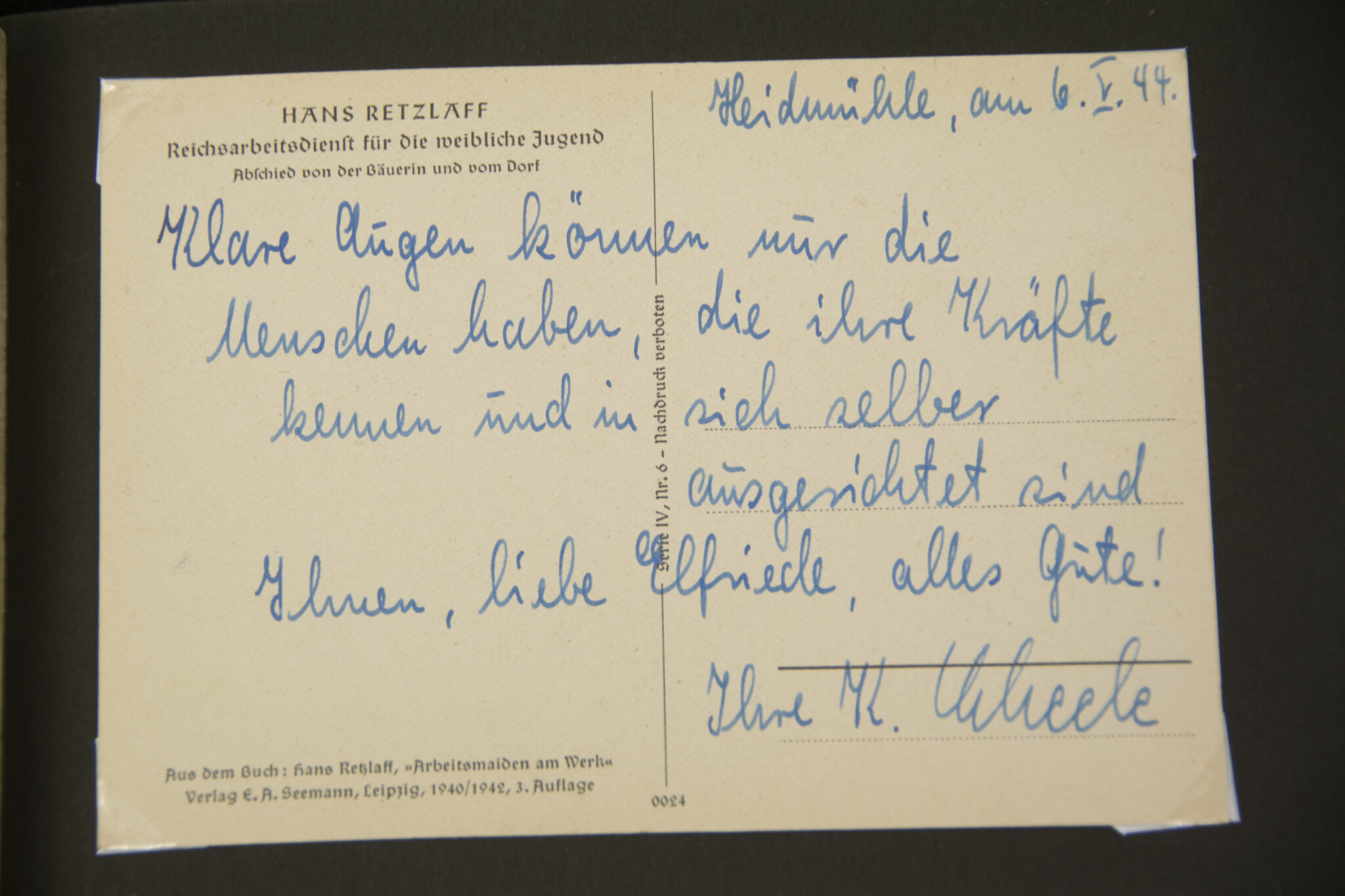 Deutsche Rote Kreuz (DRK) photoalbum with a collection of german postcards + photos + WHW tags, etc - Image 58