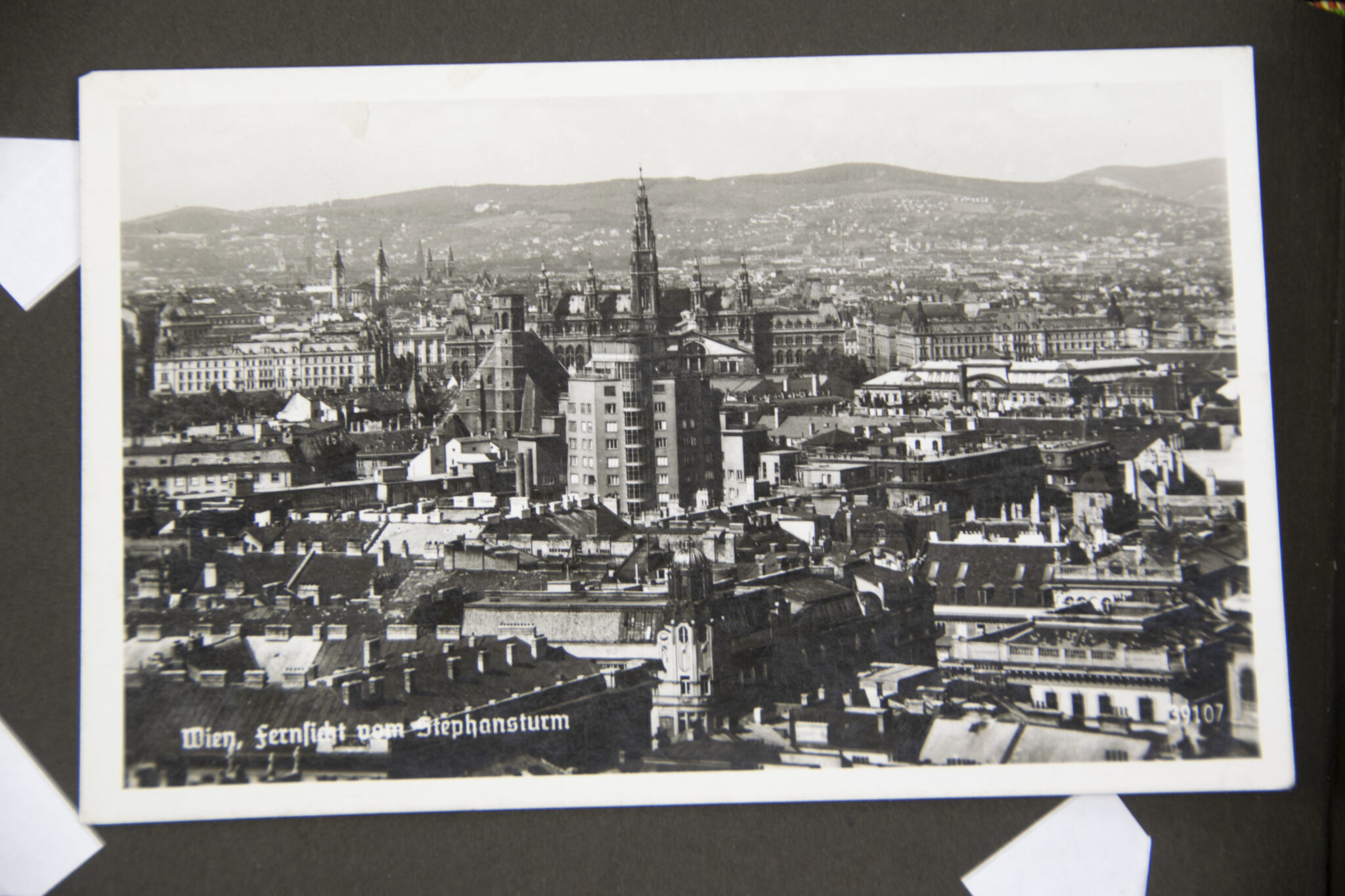 Deutsche Rote Kreuz (DRK) photoalbum with a collection of german postcards + photos + WHW tags, etc - Image 66