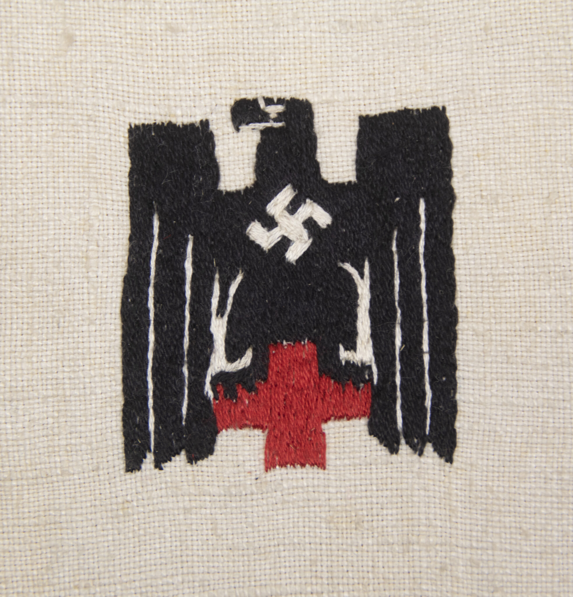 Deutsche Rote Kreuz (DRK) photoalbum with a collection of german postcards + photos + WHW tags, etc - Image 4