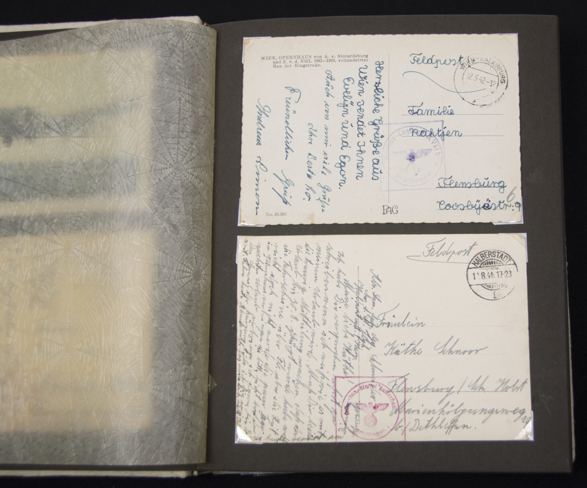 Deutsche Rote Kreuz (DRK) photoalbum with a collection of german postcards + photos + WHW tags, etc - Image 9