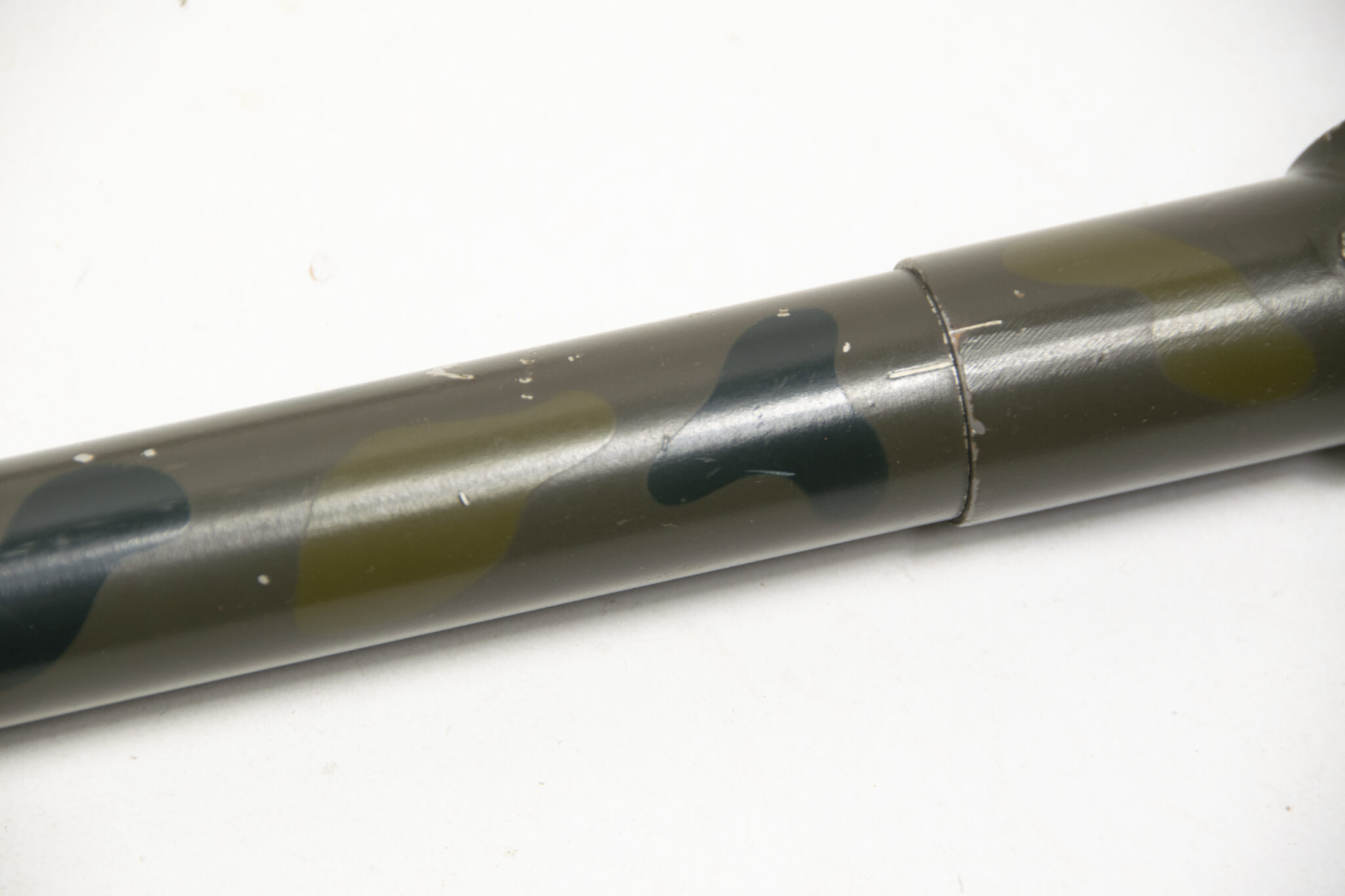 French camouflaged trench periscope complete with leather case - Image 23