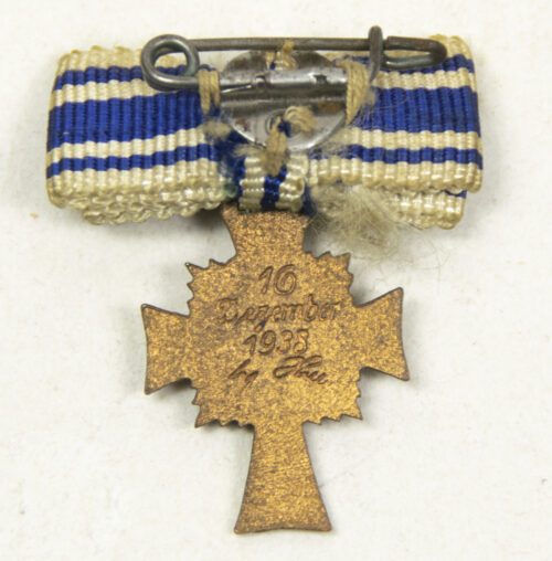 Miniature Mutterkreuz Motherscross in bronze