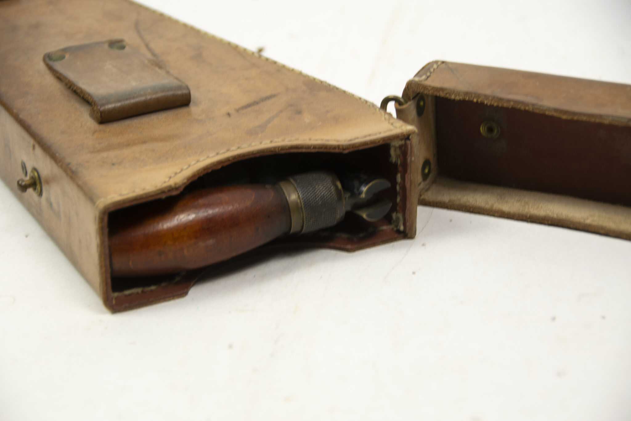French camouflaged trench periscope complete with leather case - Image 13