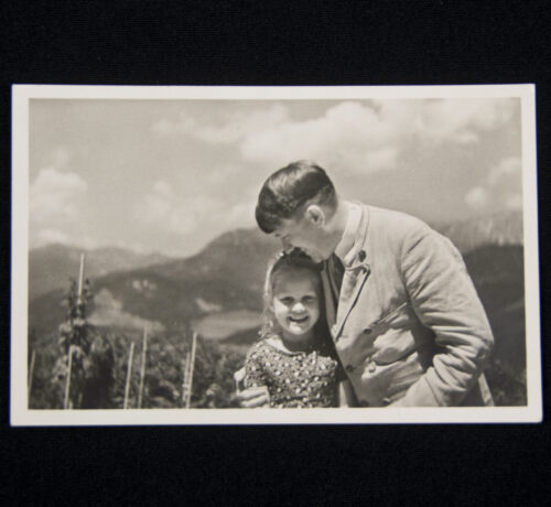 (Postcard) Der Führer mit der Jugend (Photo Hoffmann)