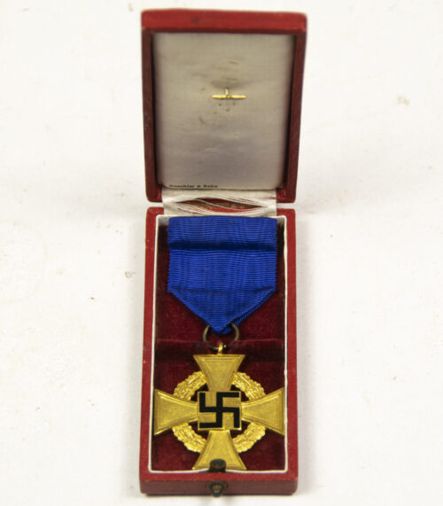 Treue Dienste 40 jahre Kreuz (MM Deschler & Sohn München) + etui + Eisenbahn Verein memberbadge
