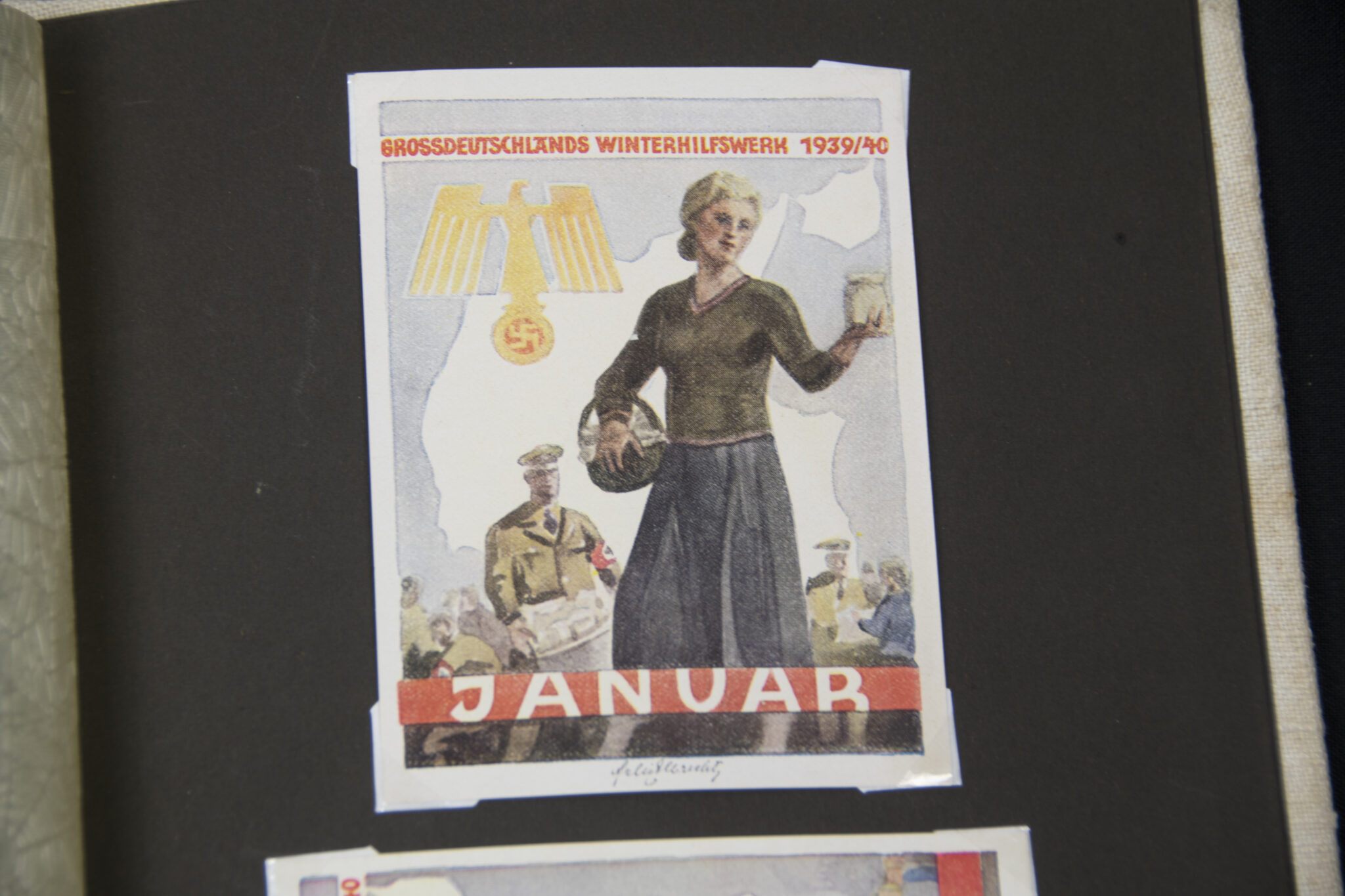 Deutsche Rote Kreuz (DRK) photoalbum with a collection of german postcards + photos + WHW tags, etc - Image 196