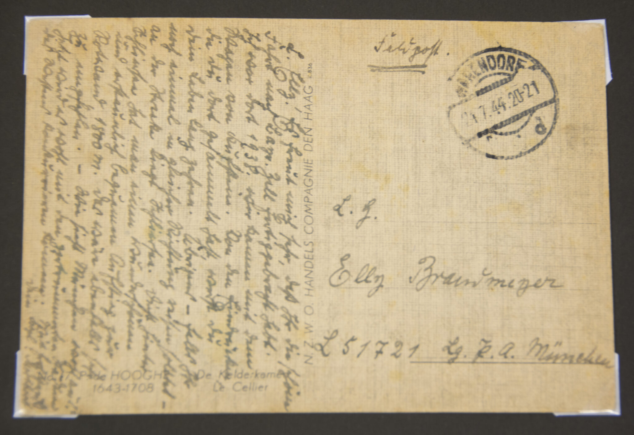 Deutsche Rote Kreuz (DRK) photoalbum with a collection of german postcards + photos + WHW tags, etc - Image 163