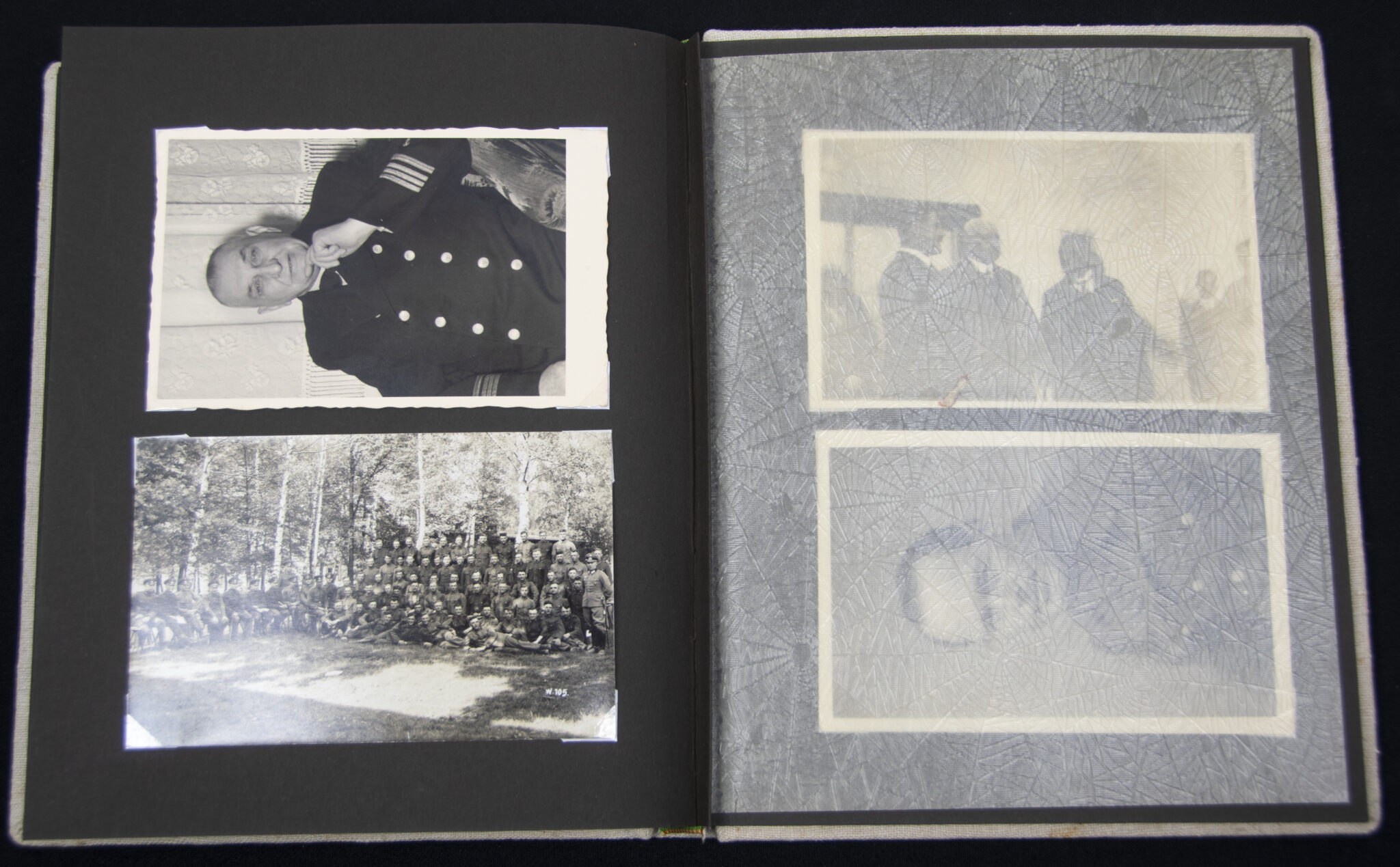 Deutsche Rote Kreuz (DRK) photoalbum with a collection of german postcards + photos + WHW tags, etc - Image 179