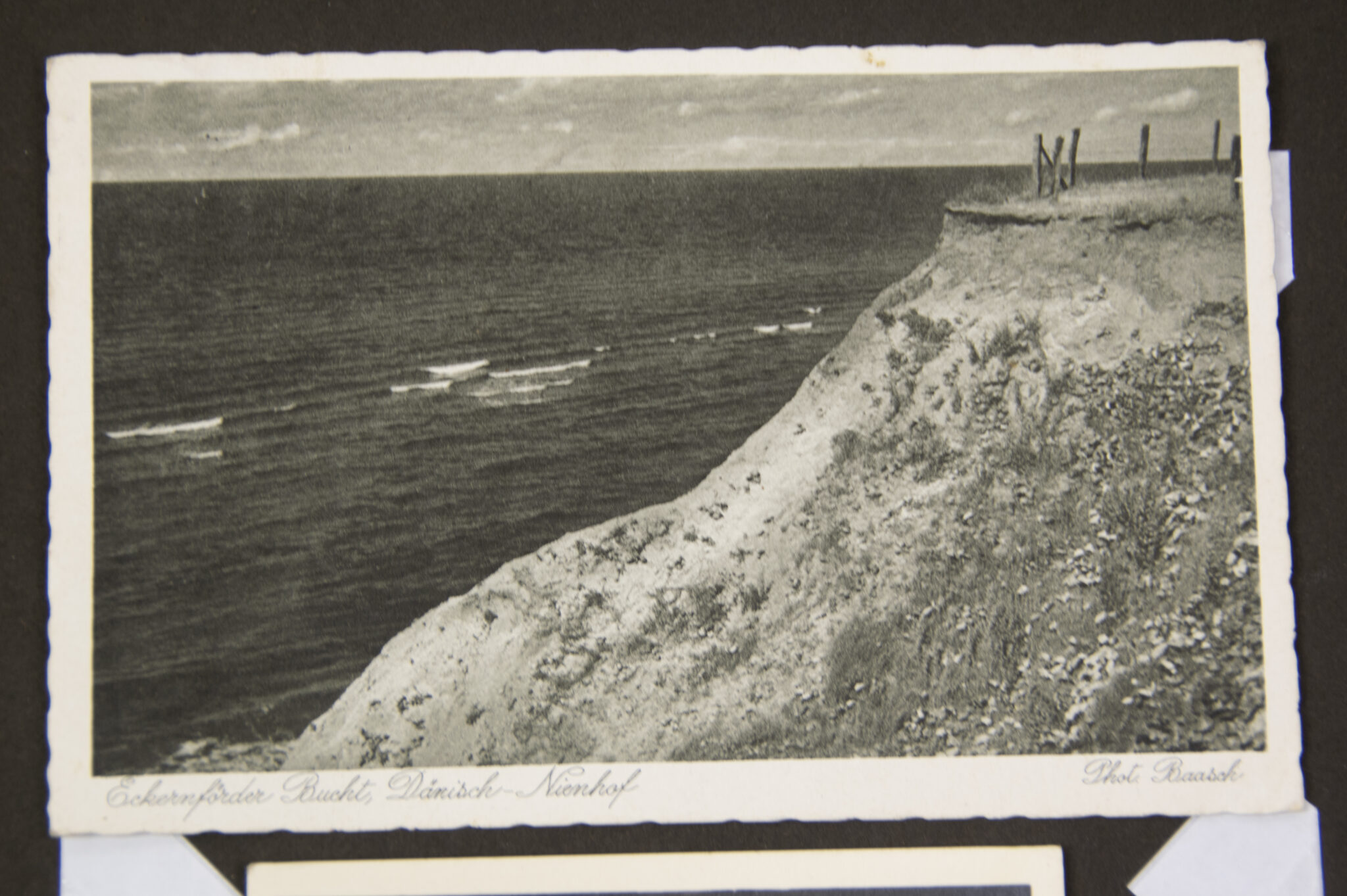 Deutsche Rote Kreuz (DRK) photoalbum with a collection of german postcards + photos + WHW tags, etc - Image 128
