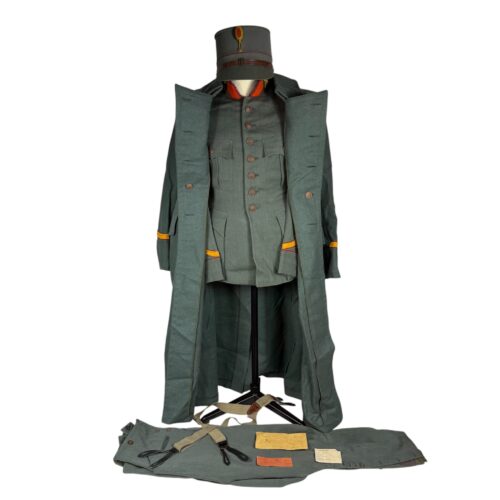 Nederlandse leger voor 1940 NAMED (!) Artillerie KMA opleiding Adjudant from Tilburg - tunic + breeches + long coat + kepi - Extremely rare